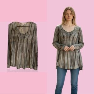 Knox Rose Lace boho Detail Top in Gray and Coral